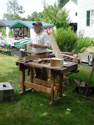 Dovetail maker